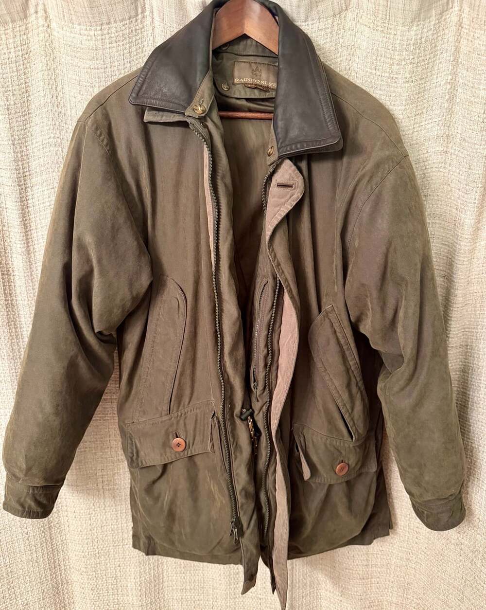 Rainforest Jacket Size S Down Fill zip out liner and removable Leather Collar Ol